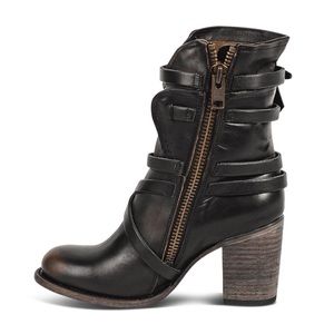 COPY - Free bird never been worn!! style baker shoes size 6